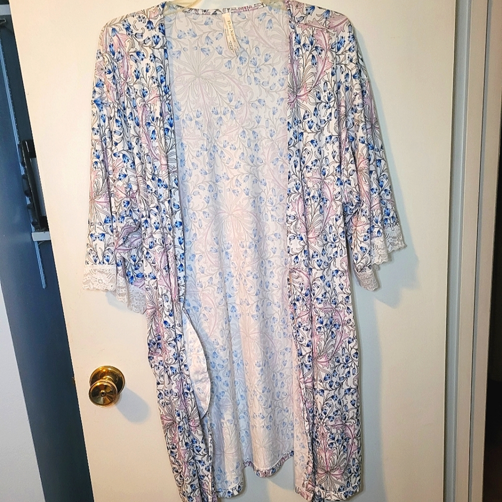 Floral Garden Robe - Picture 2 of 6